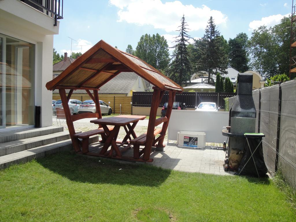 Bamboo Wellness Apartment Siófok Quarto foto